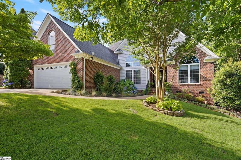 3 bedrooms, 1 bath room house.